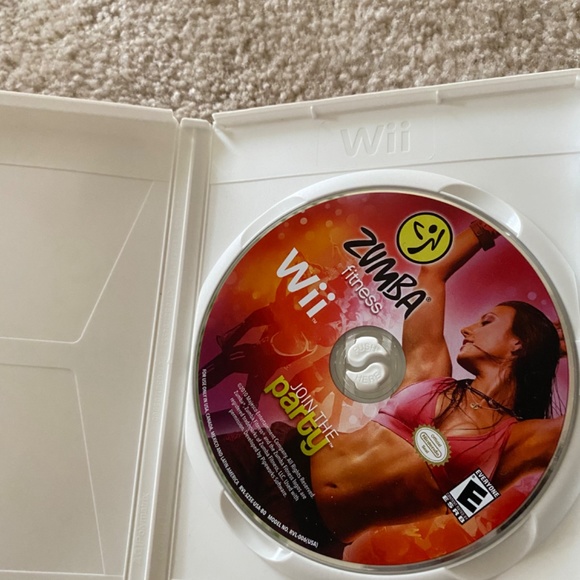 Nintendo Wii FIT and Zumba bundle - Picture 4 of 4